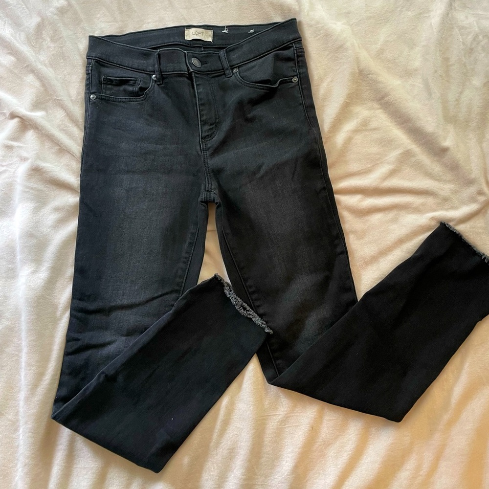 LOFT.  Black skinny jeans.  Size 28/6.